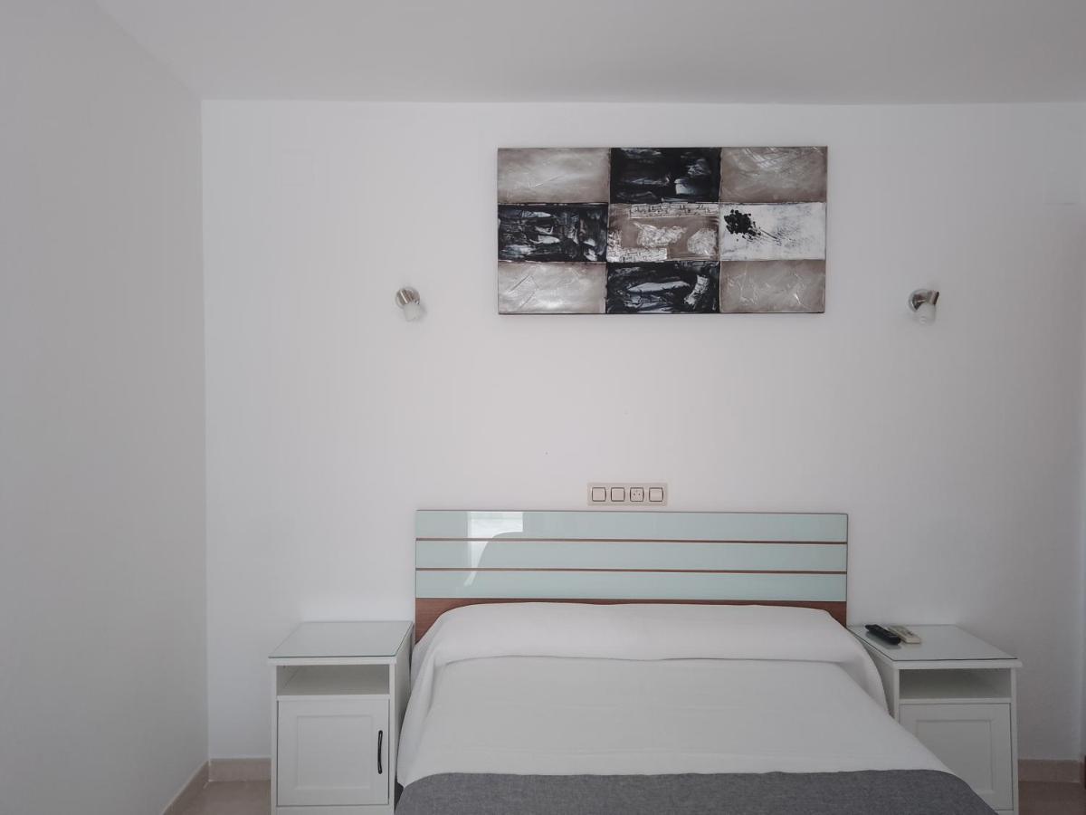 Готель Hostal Los Arcos Чипіона Екстер'єр фото