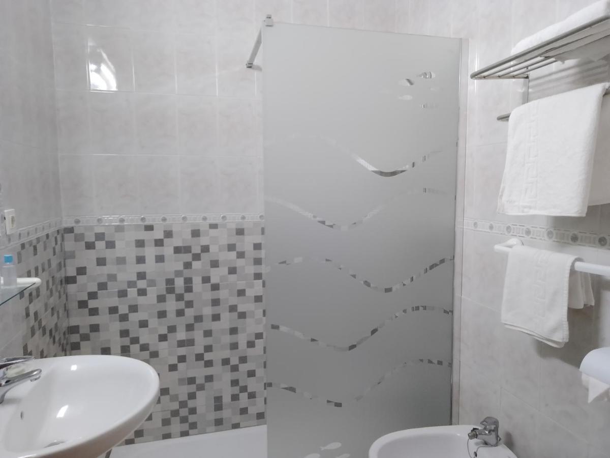 Готель Hostal Los Arcos Чипіона Екстер'єр фото